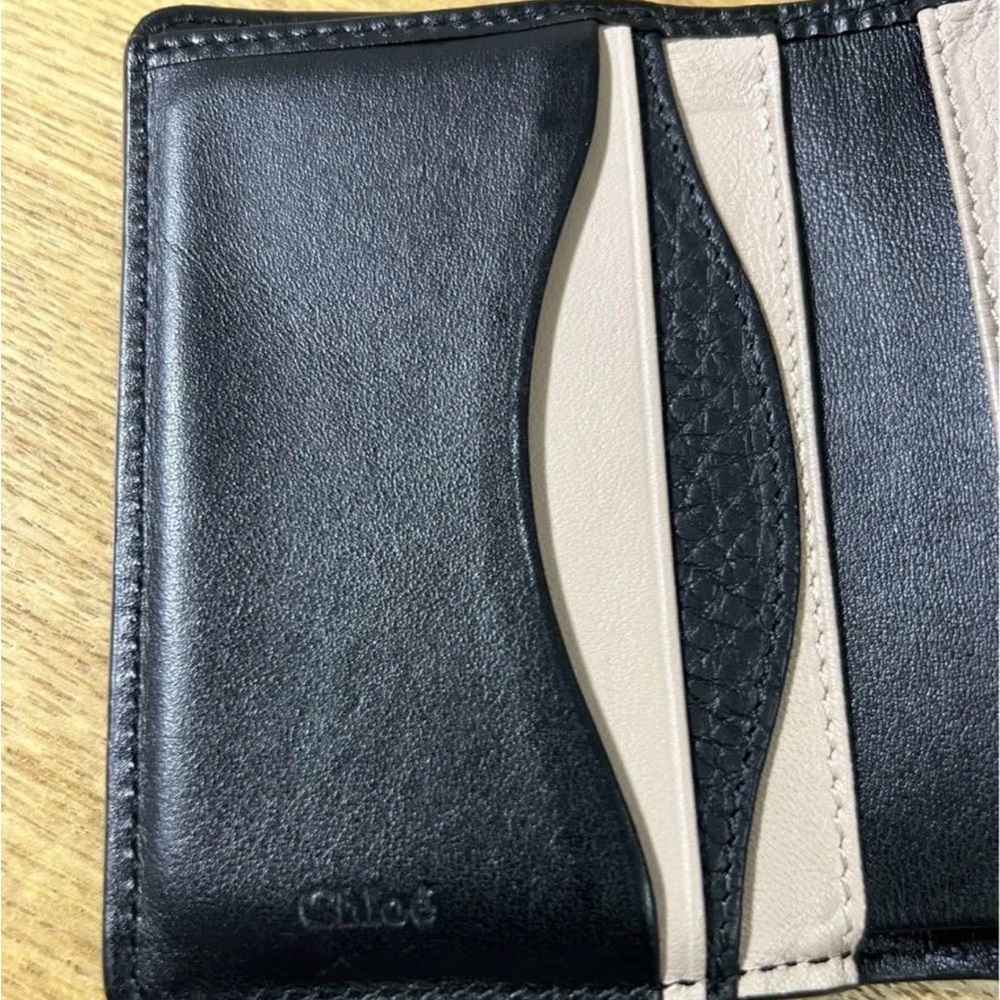Chloé Black Leather trifold Wallet with Gold Lock - Picture 9 of 10